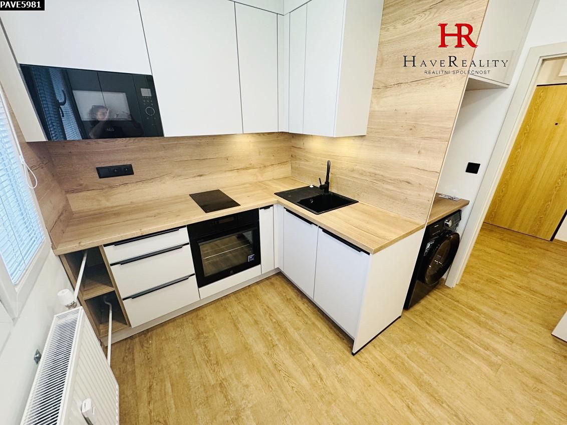 Pronájem bytu 1+kk 36 m² – fotografie 3