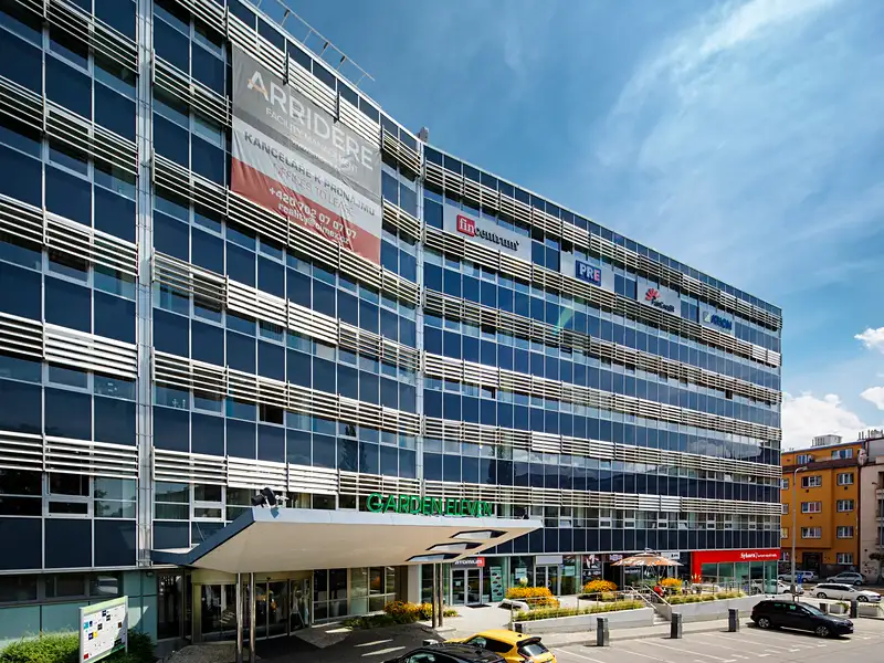 Pronájem garážového stání 12 m², Praha – náhled fotky 1