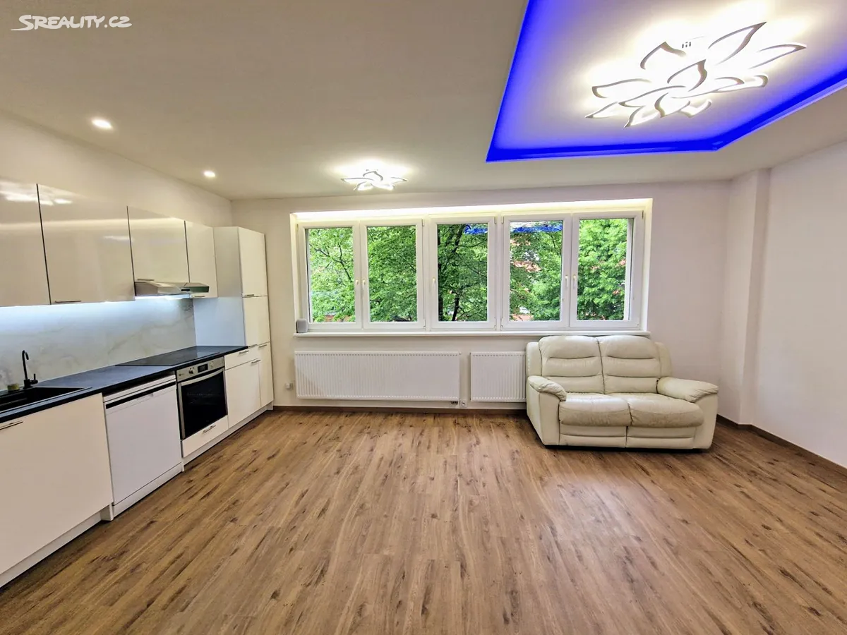 Pronájem bytu 2+kk 43 m², Humpolecká