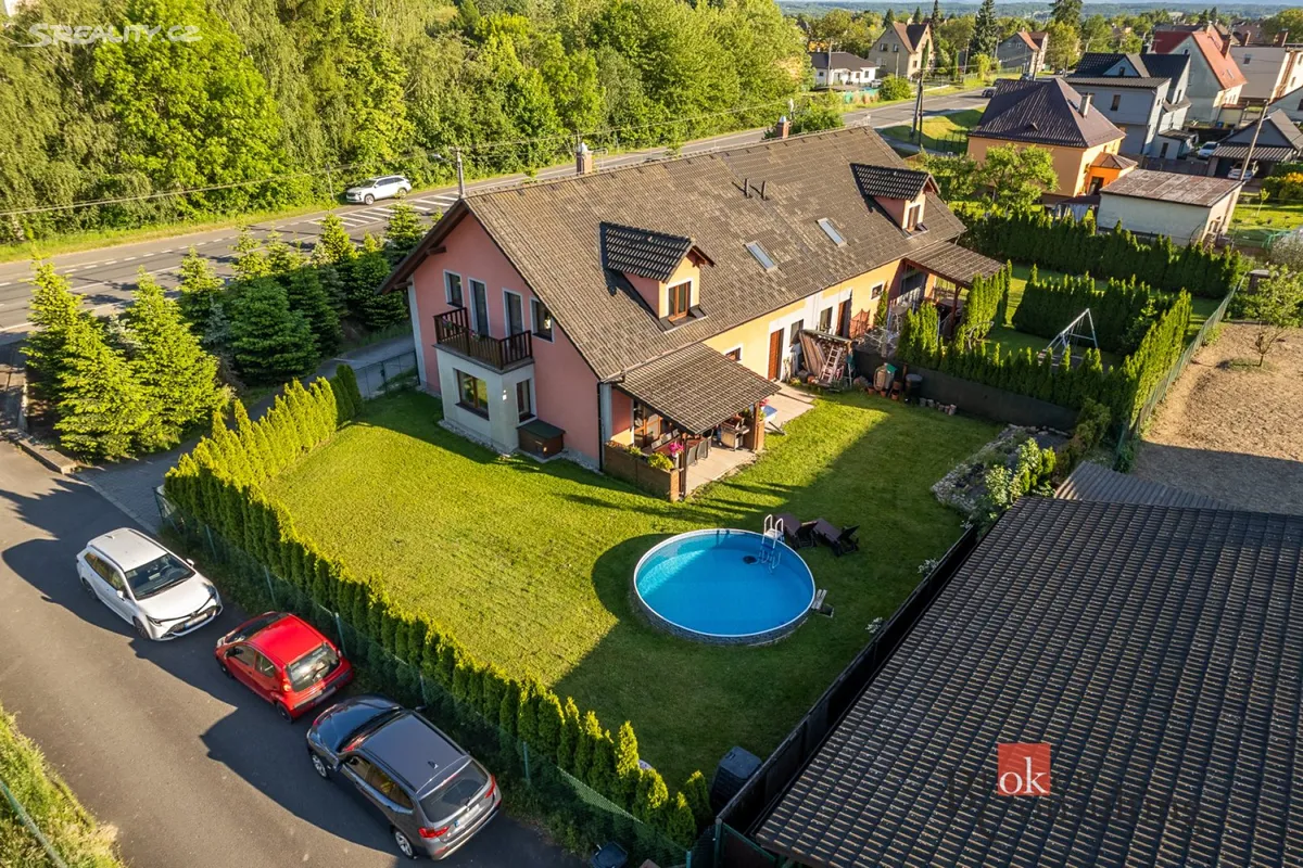 Prodej rodinného domu 222 m², pozemek 701 m² – pohled 4