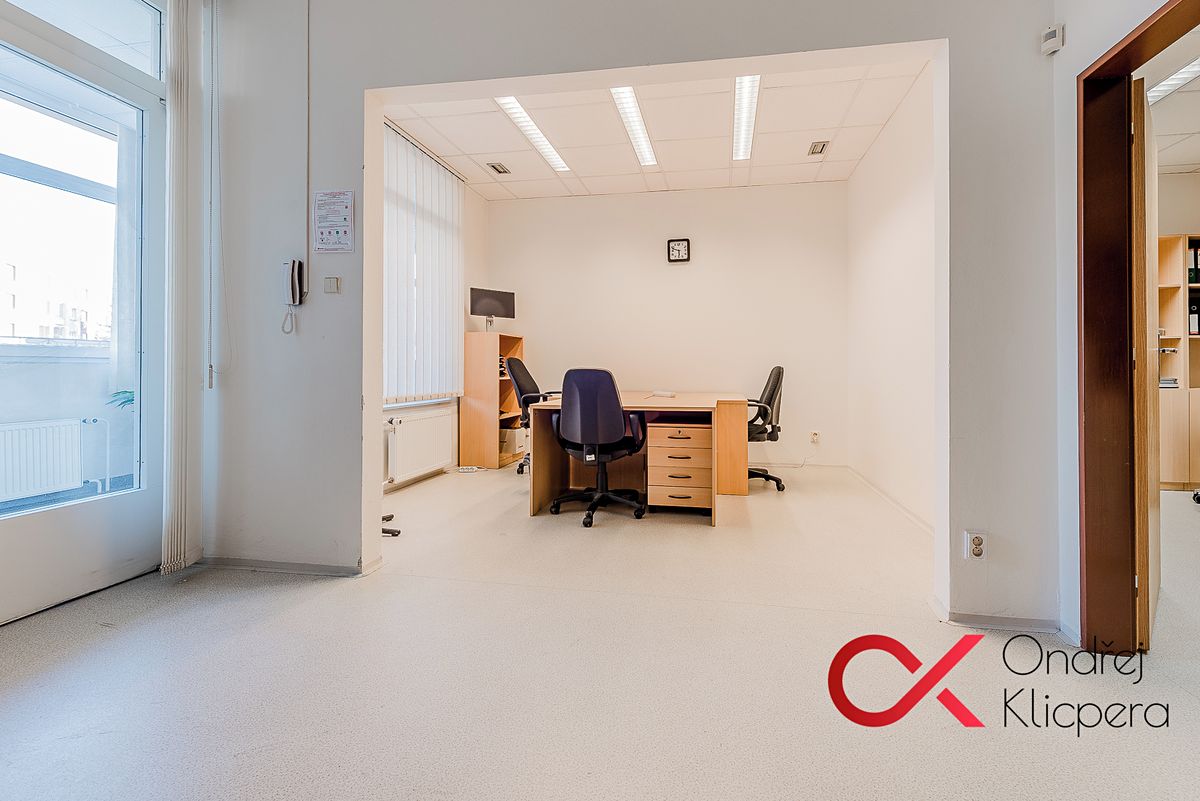 Pronájem kanceláře 44 m², Praha – fotka 1 z 3