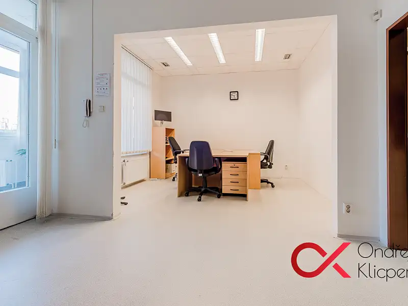 Pronájem kanceláře 44 m², Praha – náhled fotky 1
