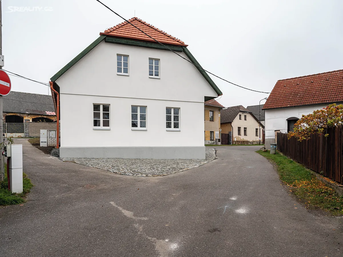 Prodej vícegeneračního domu 200 m², pozemek 151 m², Čelakovské