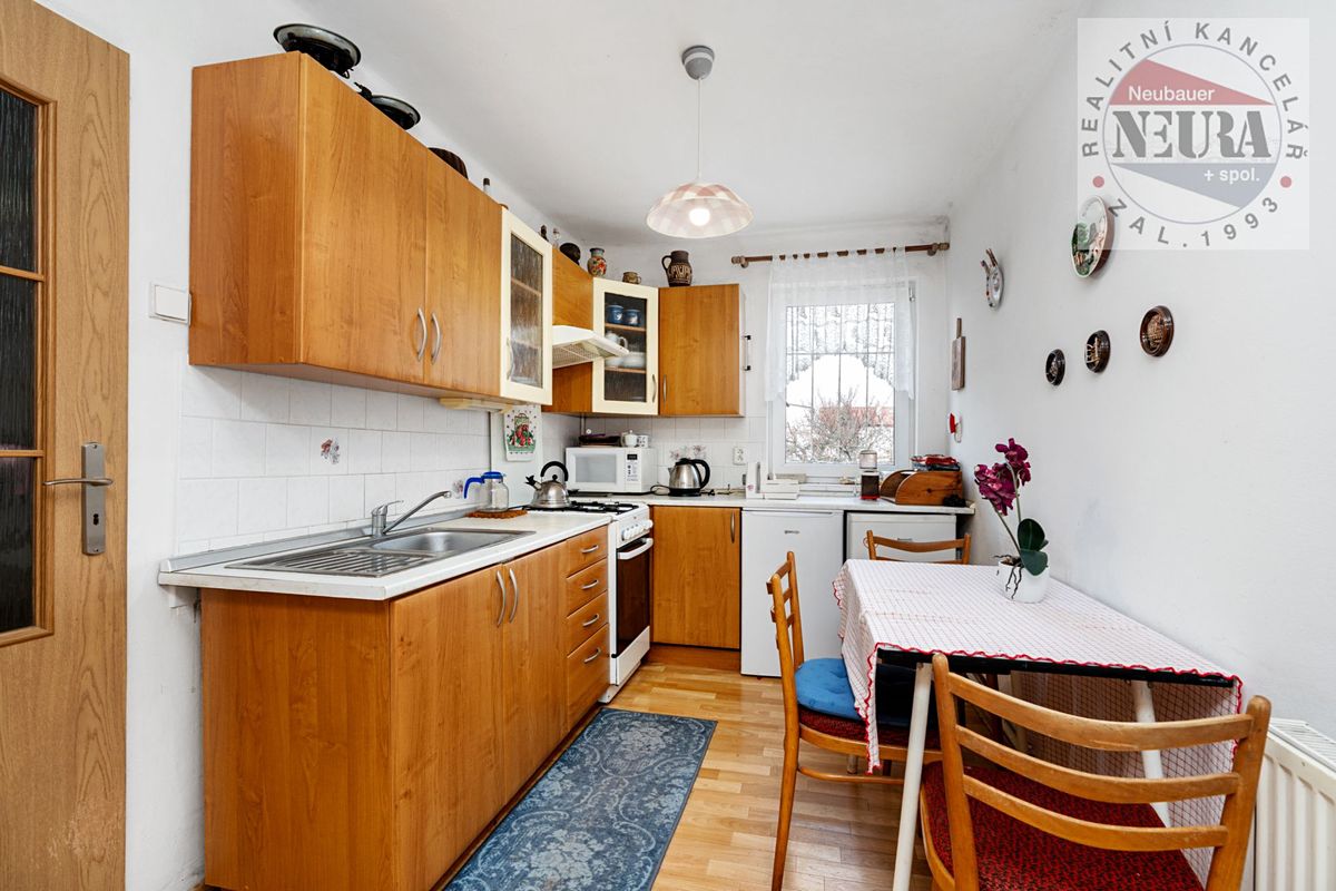 Prodej rodinného domu 180 m², pozemek 804 m² – fotografie 5