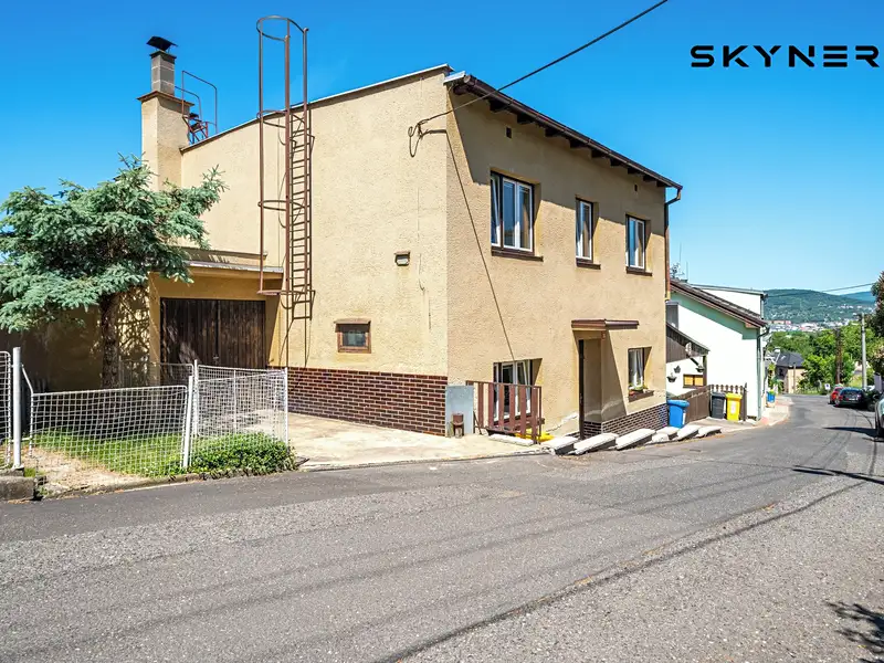 Prodej rodinného domu 220 m², pozemek 736 m², Trmice – náhled fotky 1
