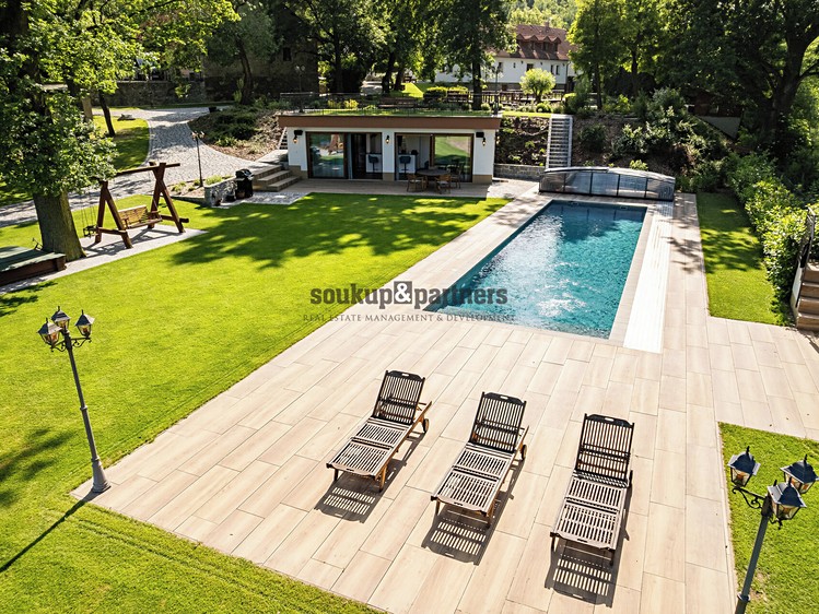 Prodej domu, 1 079 m² (10 z 27)