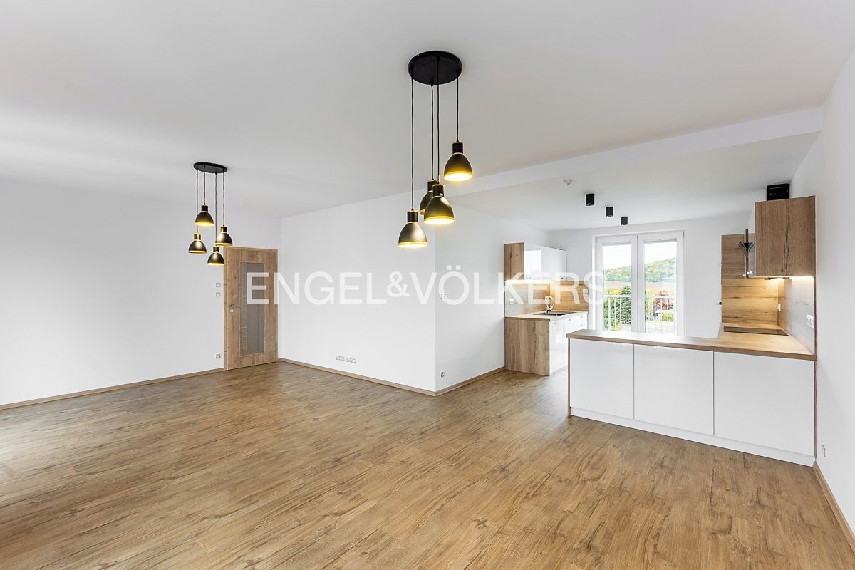 Pronájem bytu 3+kk 97 m²