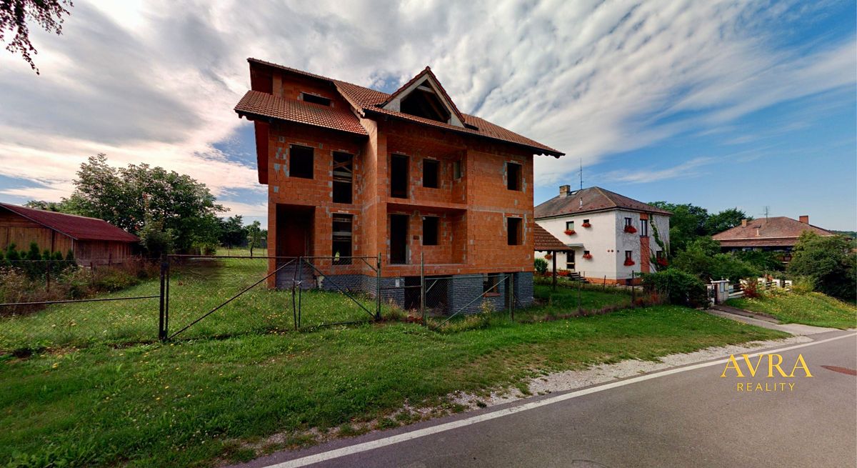 Prodej vícegeneračního domu 390 m², pozemek 968 m²