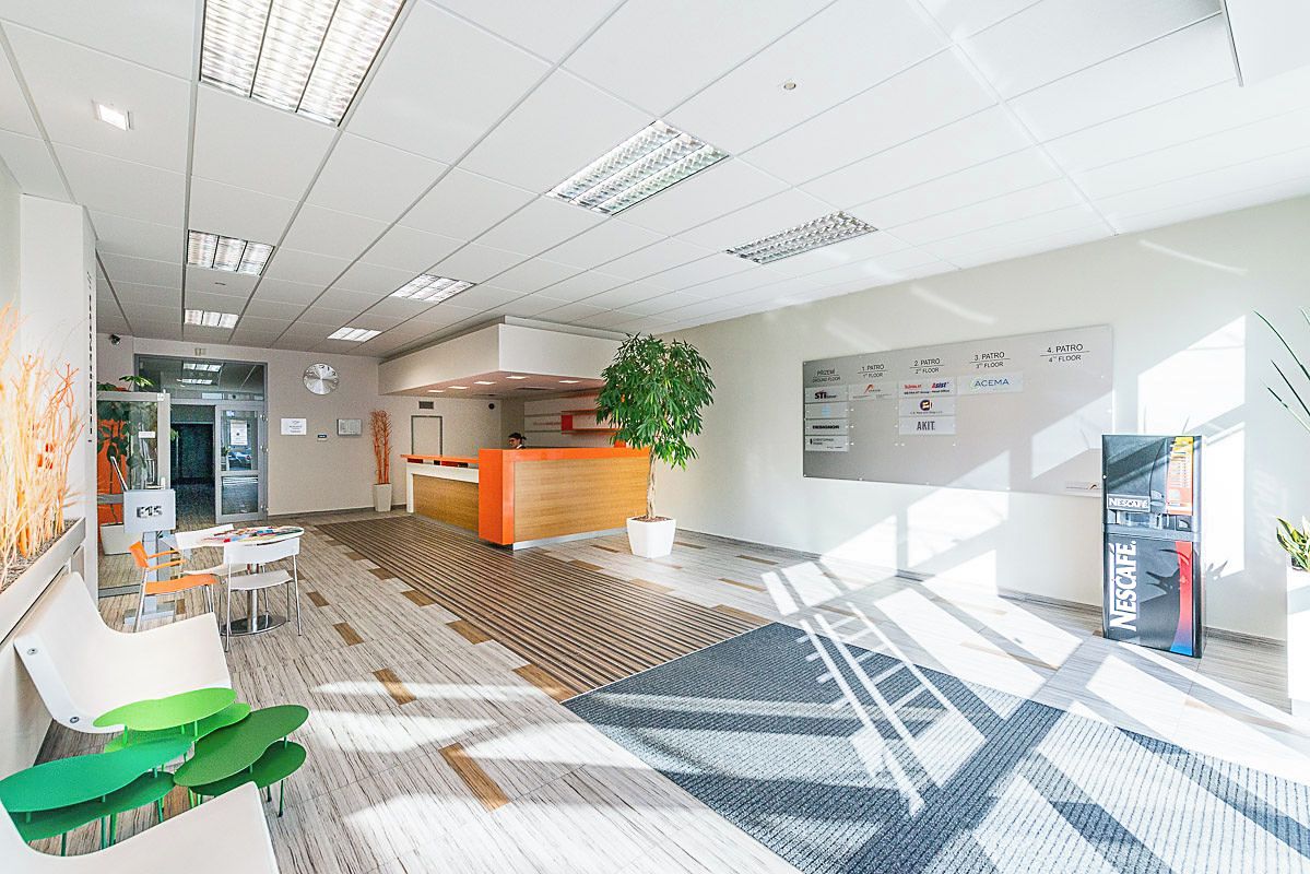 Pronájem kanceláře 384 m² – fotografie 2