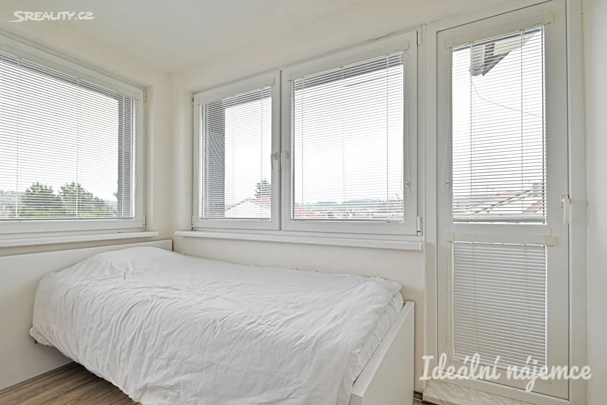 Pronájem bytu 1+kk 22 m² – pohled 5