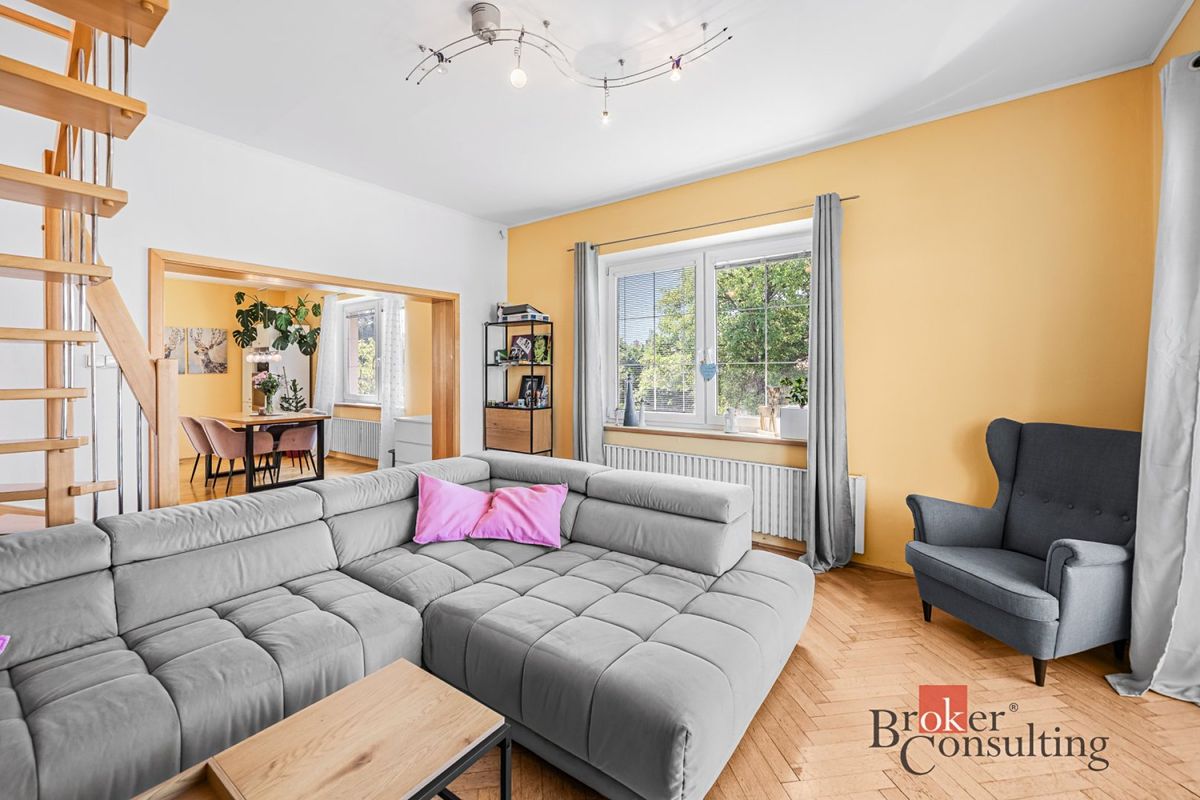 Prodej rodinného domu 250 m², pozemek 574 m² – fotografie 4