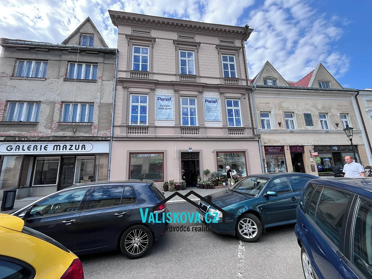 Pronájem obchodního prostoru 130 m², Riegrovo náměstí