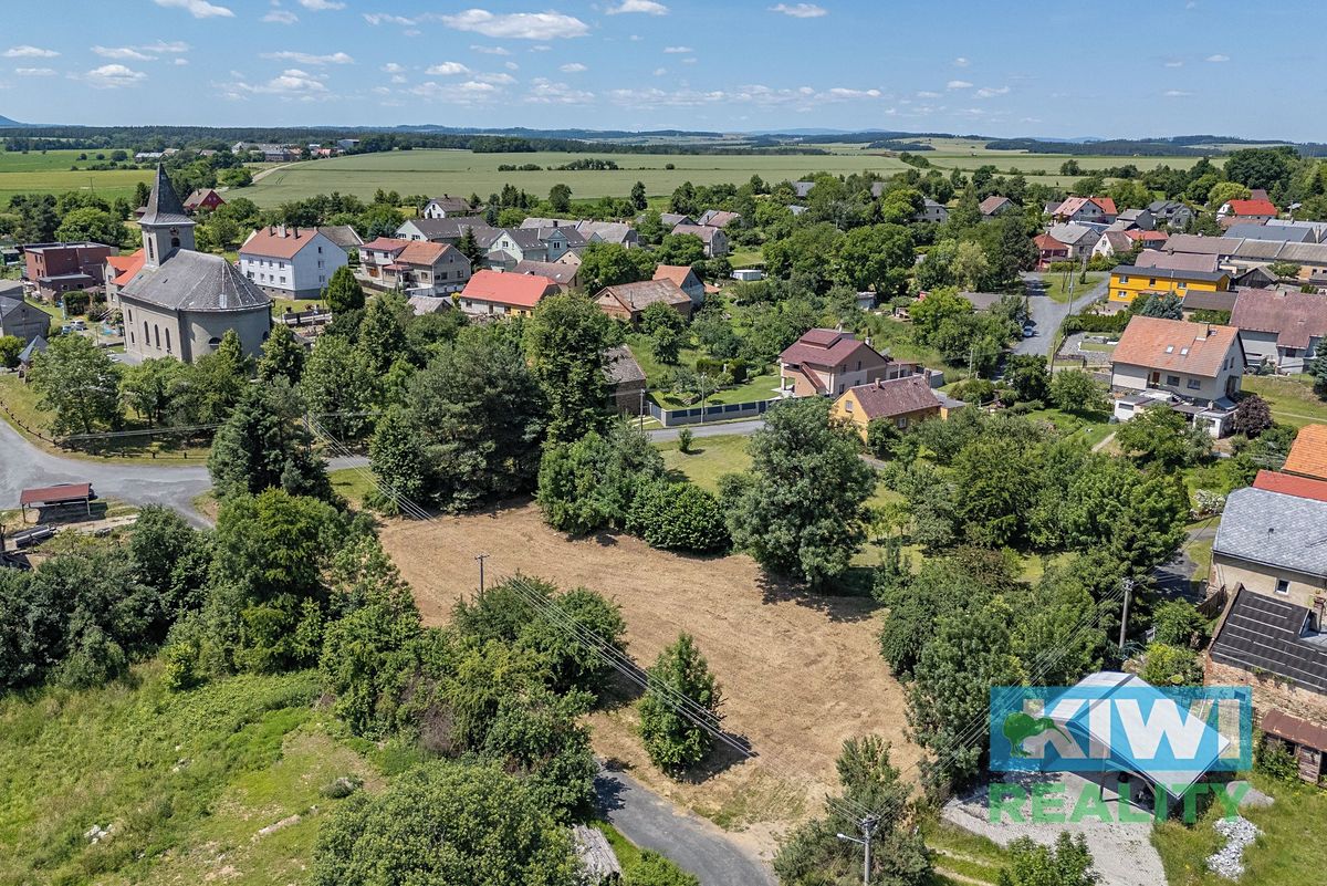 Prodej stavebního pozemku 1744 m², Velké Heraltice – fotka 1 z 3