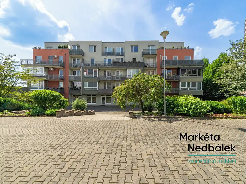 Prodej bytu 1+kk 27 m², Zlín – náhled fotky 1
