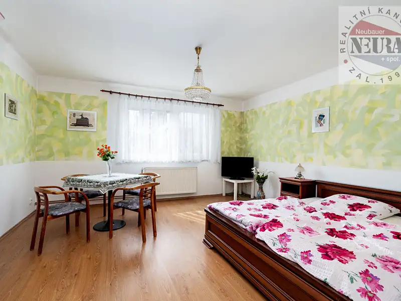 Prodej rodinného domu 180 m², pozemek 804 m², Praha – náhled fotky 2
