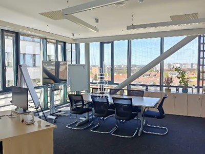 Pronájem komerčního prostoru, 707 m² (2 z 9)