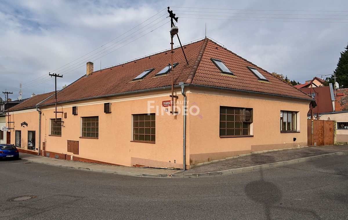 Pronájem výrobní haly, prostoru 1350 m²