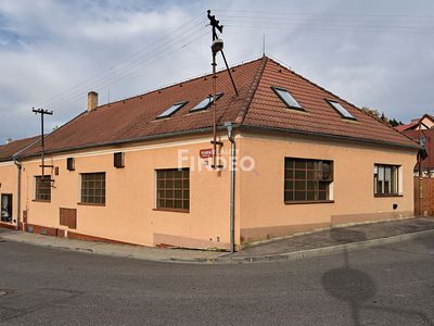 Pronájem výrobní haly, prostoru 1350 m²