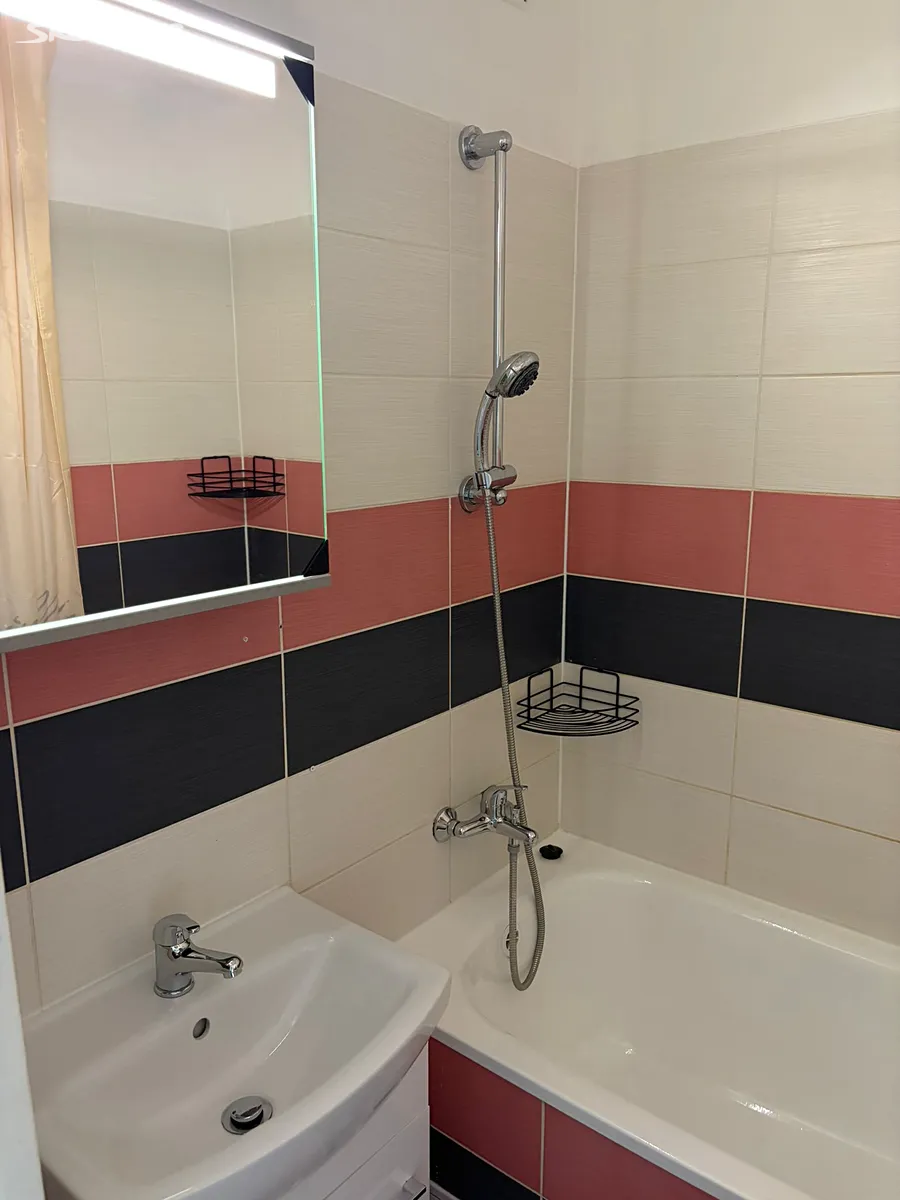 Pronájem bytu 3+1 72 m² – pohled 3