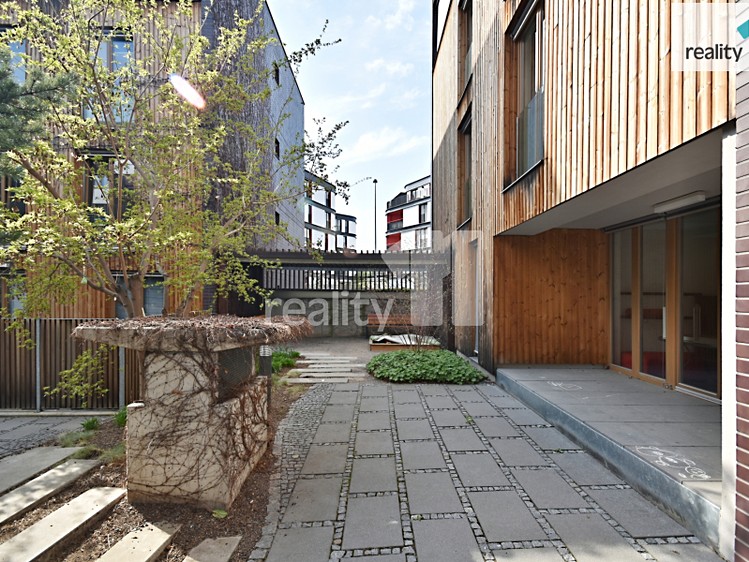 Pronájem bytu 3+kk, 86 m² (20 z 23)