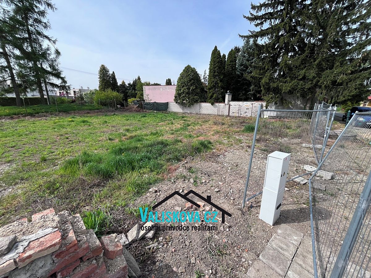 Prodej stavebního pozemku 830 m² – fotografie 2