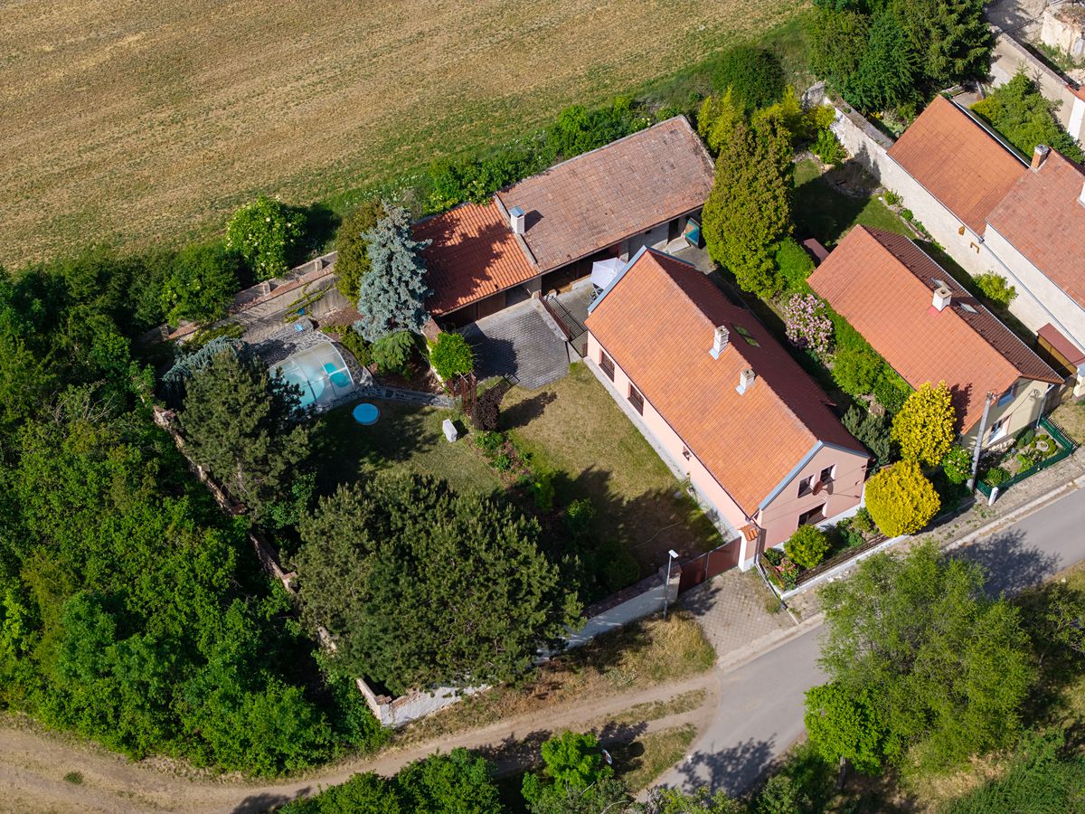 Prodej rodinného domu 192 m², pozemek 820 m² – fotografie 5