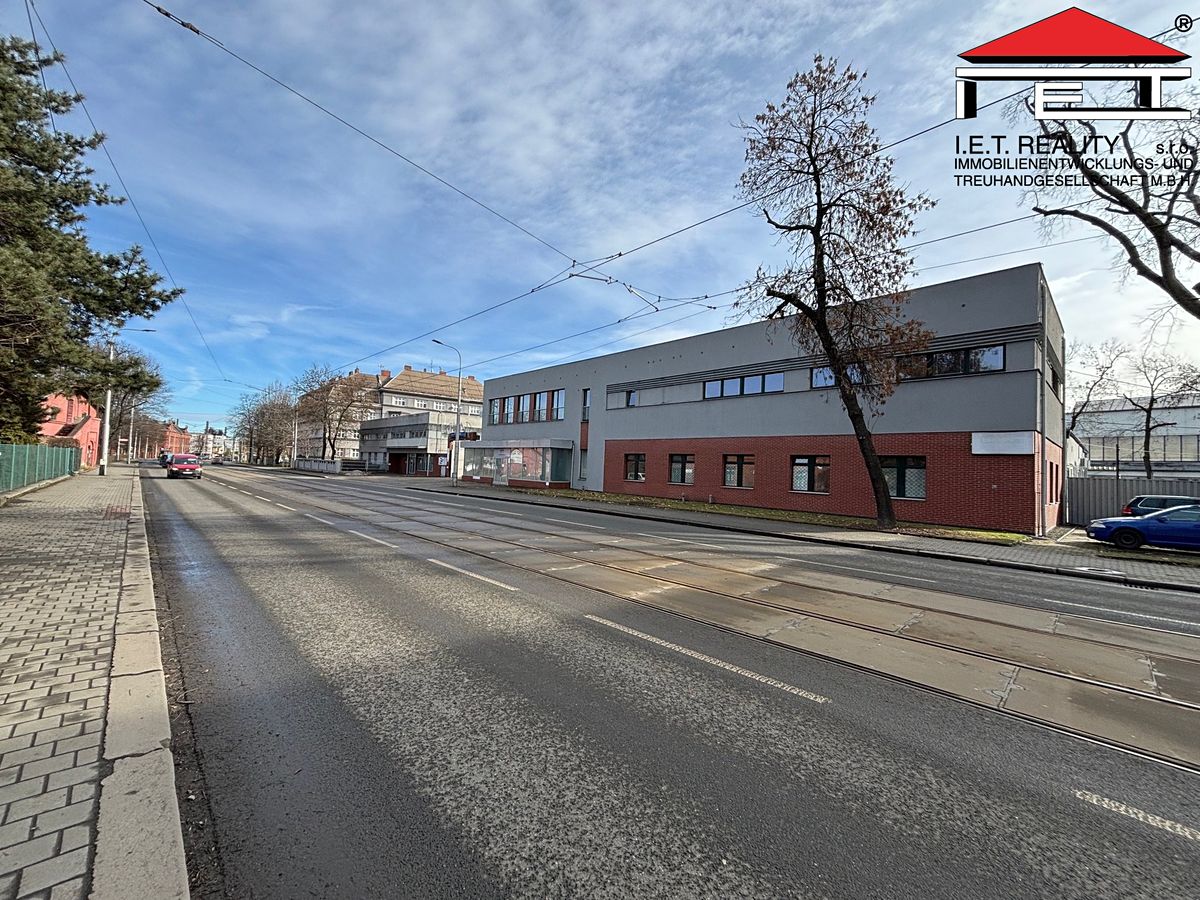 Pronájem kanceláře 1415 m²