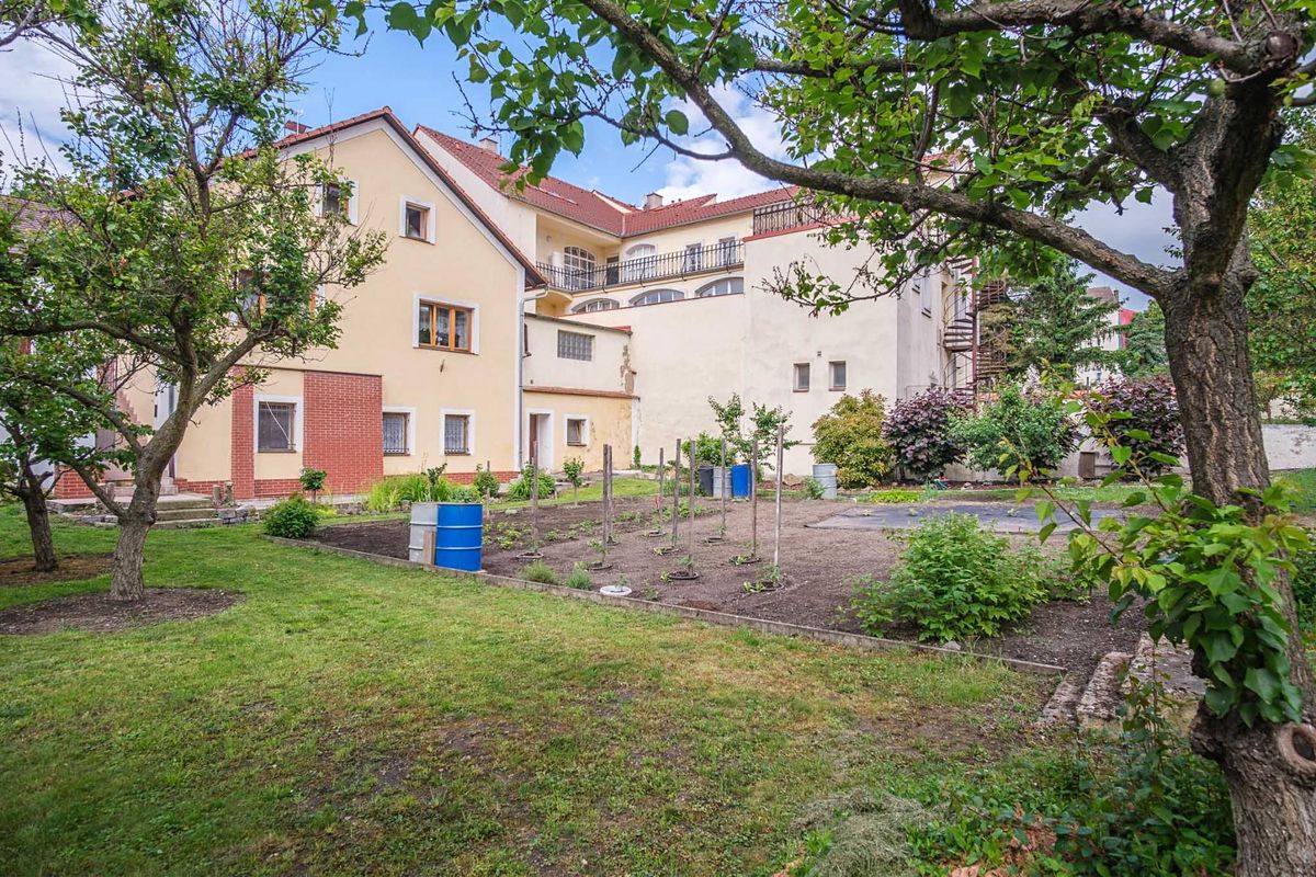 Prodej rodinného domu 245 m², pozemek 1198 m² – fotografie 4