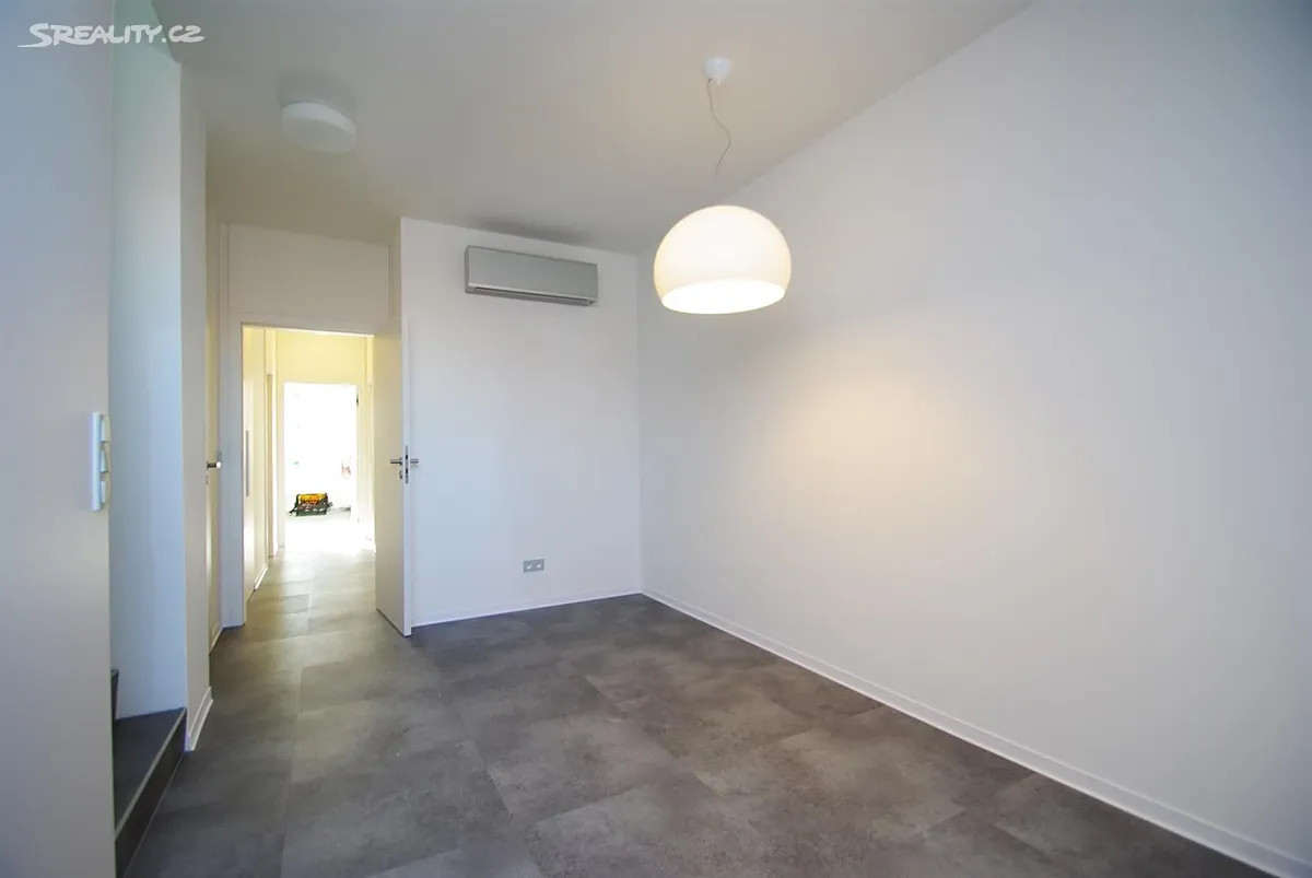 Pronájem bytu atypický 82 m² – pohled 6