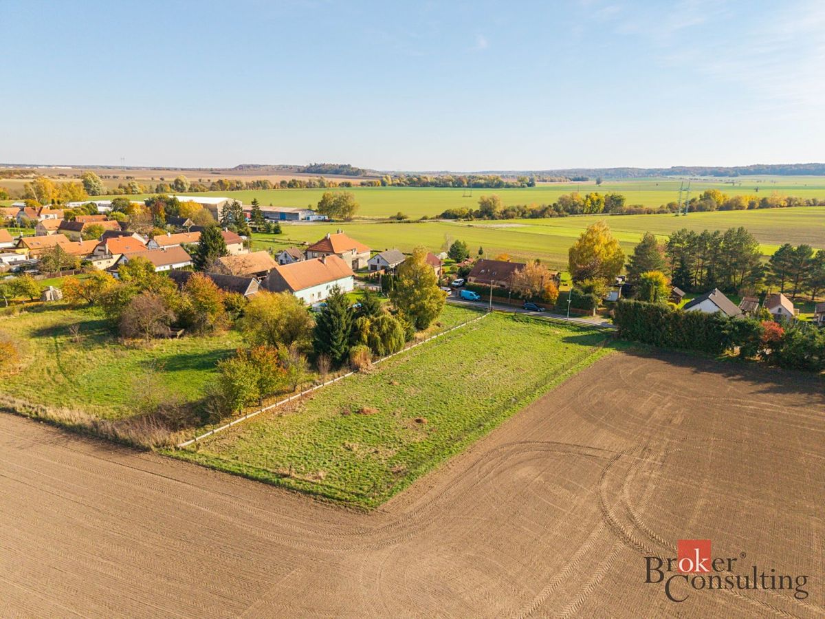 Prodej stavebního pozemku 700 m² – fotografie 2