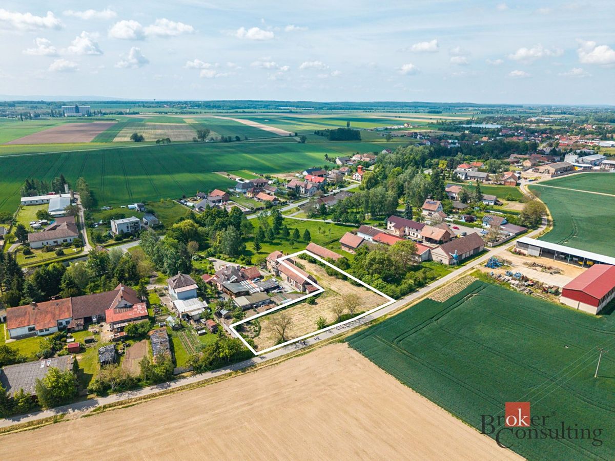 Prodej stavebního pozemku 2242 m² – fotografie 3