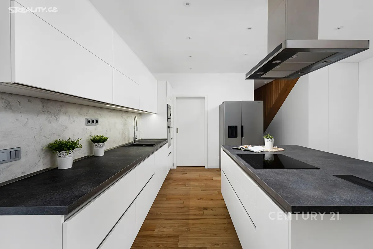 Prodej rodinného domu 172 m², pozemek 612 m² – další