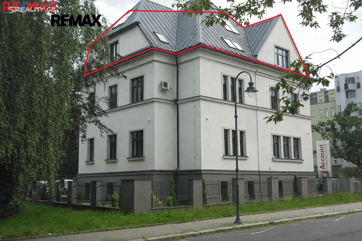 Pronájem kanceláře 124 m², Švabinského