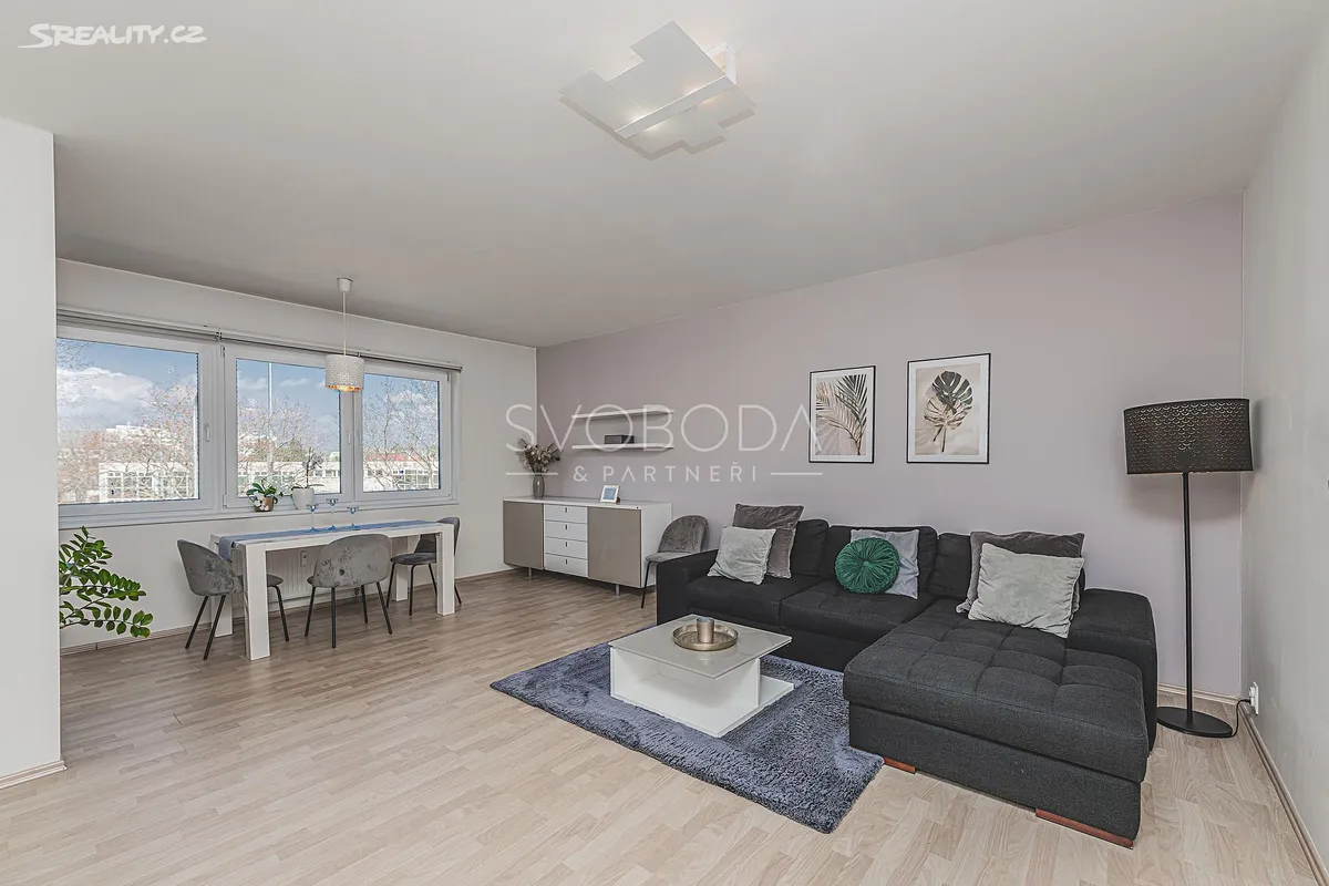 Pronájem bytu 2+kk 64 m² – pohled 2