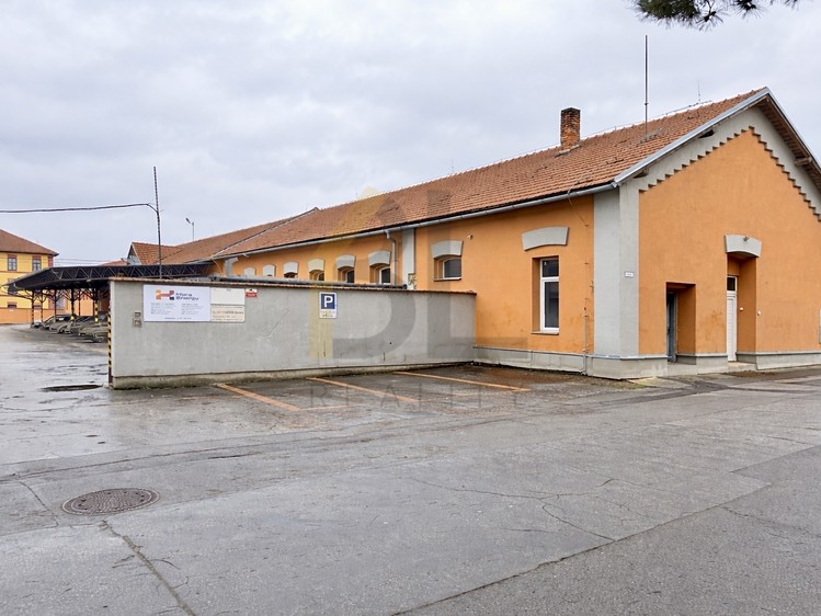 Комерційне приміщення в оренду, 400 м² (1 з 12)