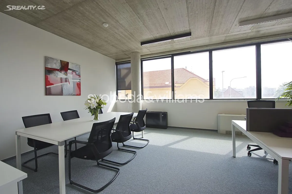 Pronájem kanceláře 1055 m² – pohled 2