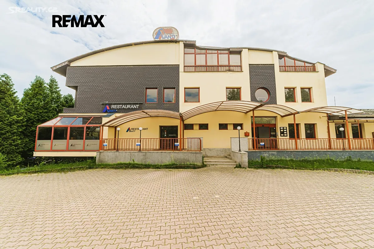 Prodej kanceláře 595 m², U Nádraží