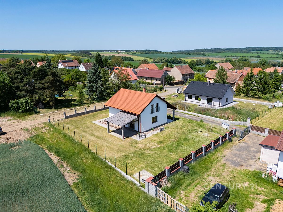 Prodej rodinného domu 160 m², pozemek 869 m² – fotografie 5
