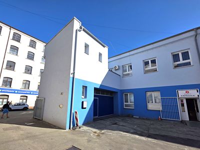 Pronájem obchodního prostoru 145 m²