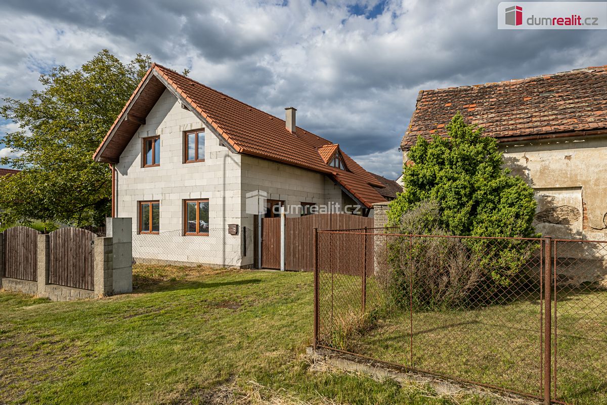 Prodej rodinného domu 106 m², pozemek 1546 m²