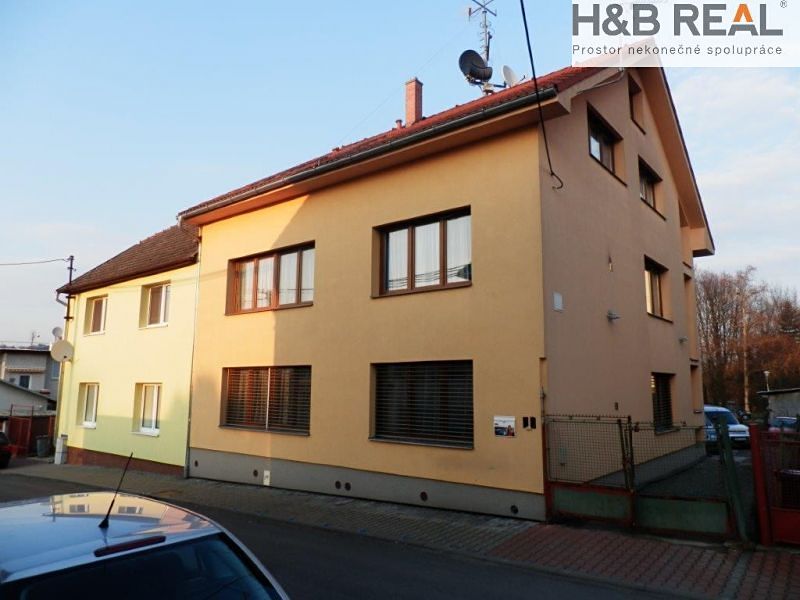 Prodej rodinného domu 480 m², pozemek 483 m² – fotografie 2