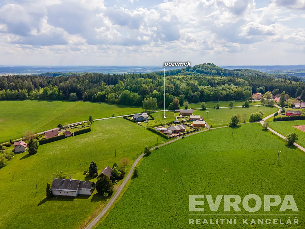 Prodej stavebního pozemku 2695 m²