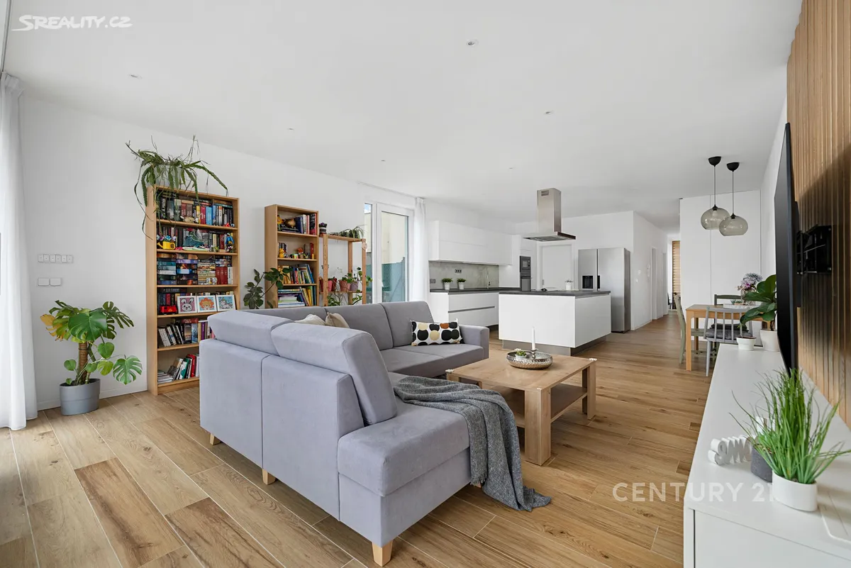 Prodej rodinného domu 172 m², pozemek 612 m² – pohled 3