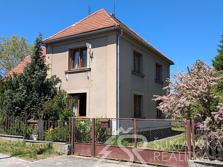 Prodej domu, 1 020 m² (1 z 27)