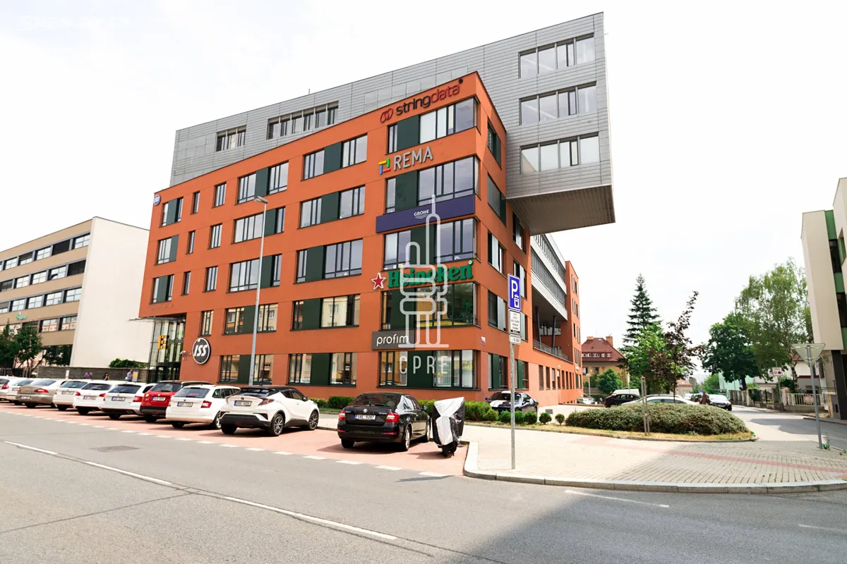 Pronájem kanceláře 707 m², Praha