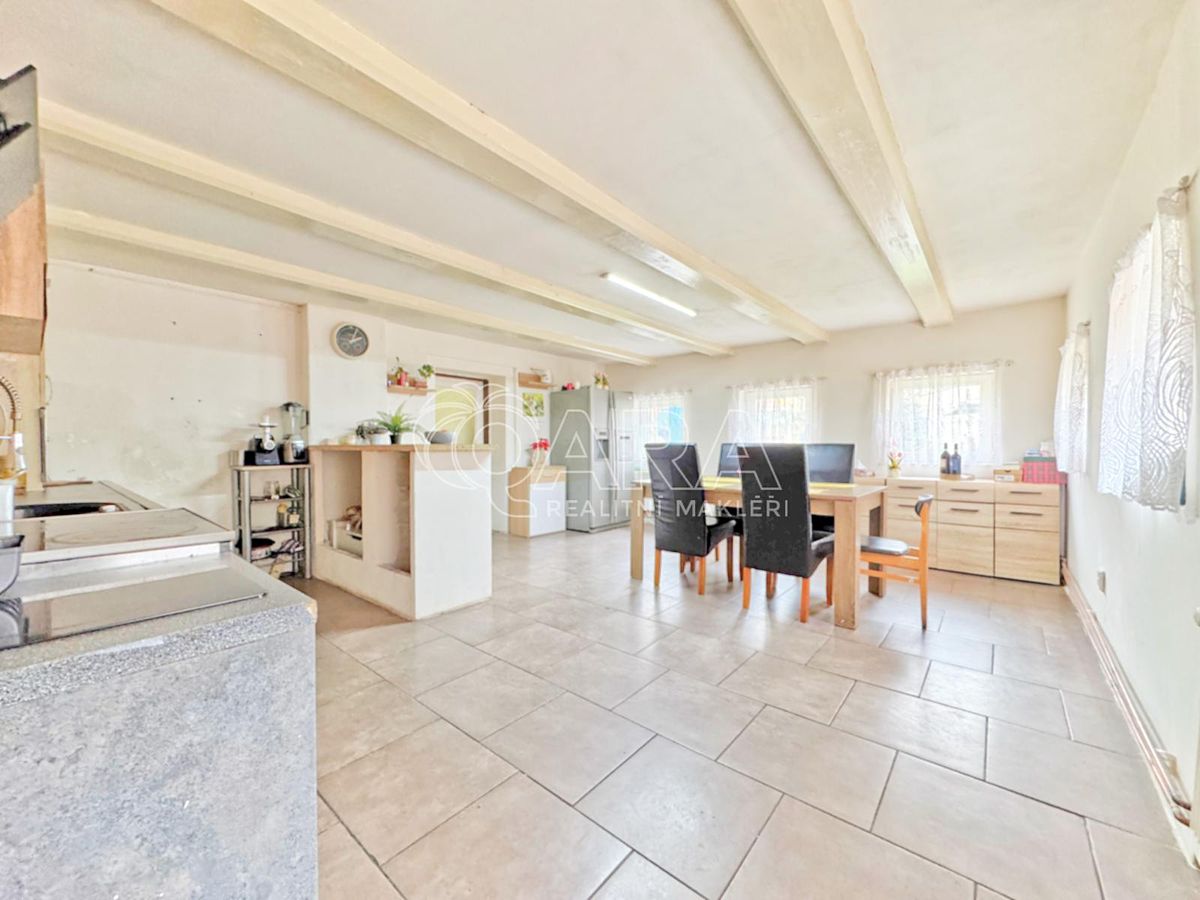 Prodej rodinného domu 120 m², pozemek 460 m² – fotografie 3