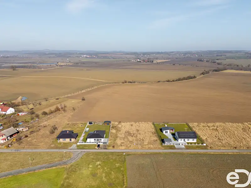 Prodej stavebního pozemku 1136 m², Obrubce – náhled fotky 3