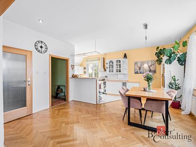Prodej rodinného domu 250 m², pozemek 574 m²