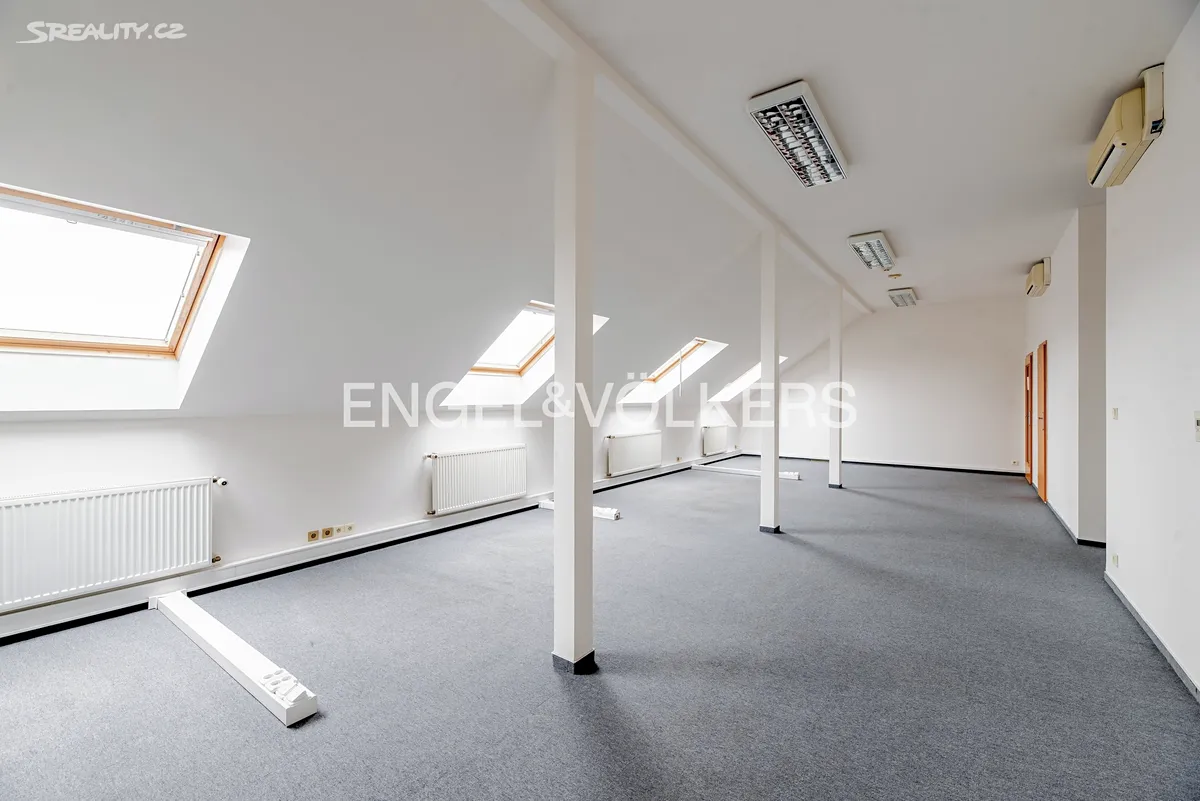 Pronájem kanceláře 132 m² – pohled 3