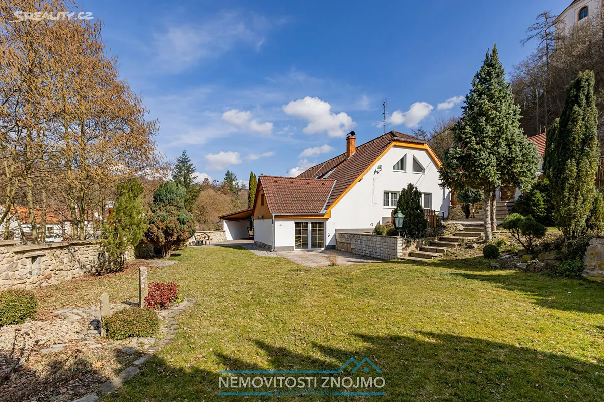 Prodej vícegeneračního domu 350 m², pozemek 868 m², Jevišovice